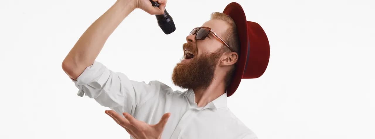 Kto pisze teksty piosenek? Poznaj znanych autorów i ich umiejętności