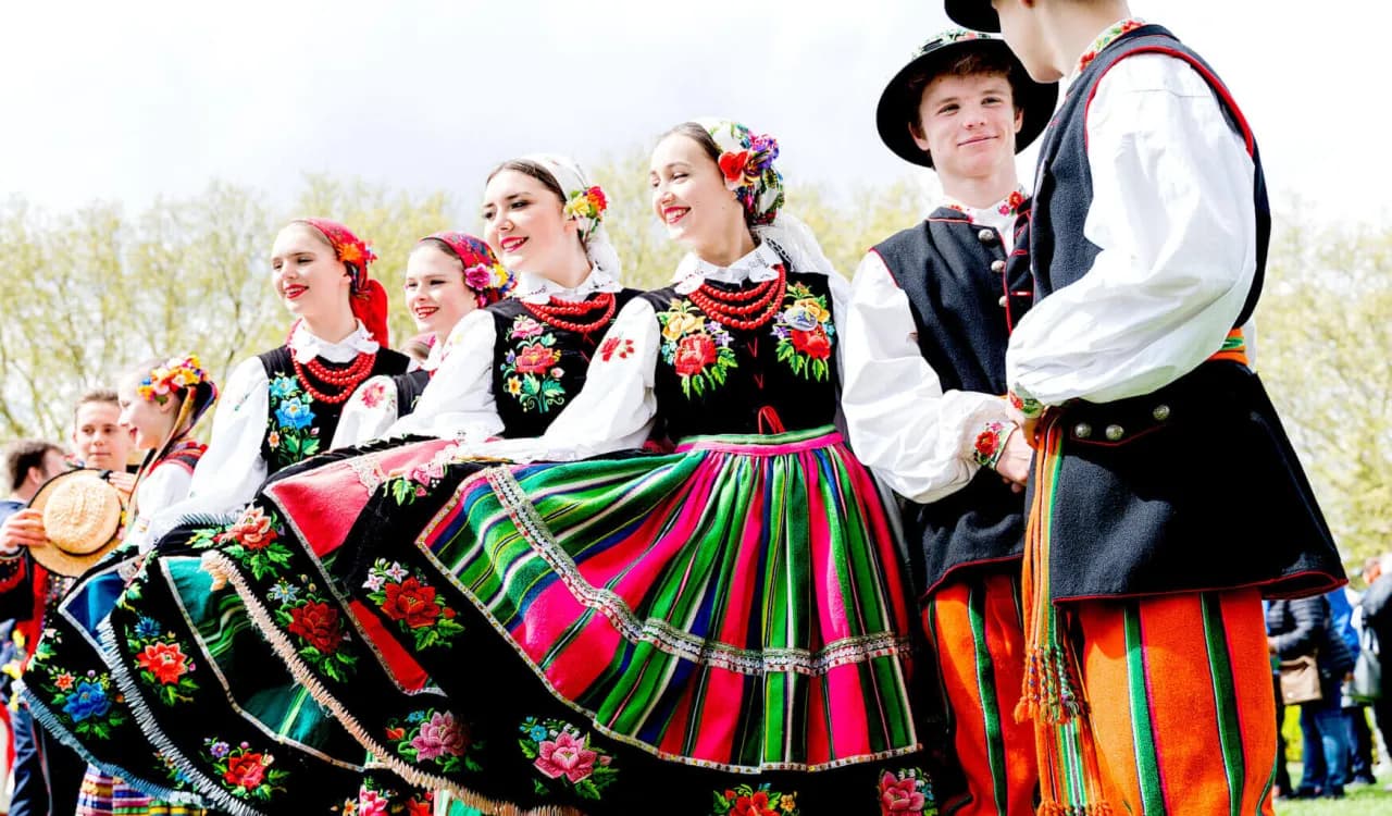 Skąd pochodzi taniec polonez? Historia i znaczenie w polskiej kulturze