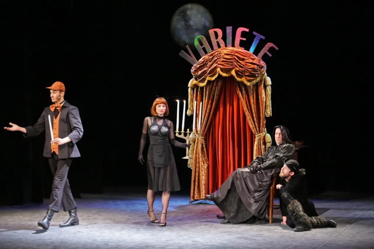 Mistrz i Małgorzata spektakl – emocjonująca adaptacja z recenzjami